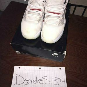 Jordan 11 "Platinum Tint"
